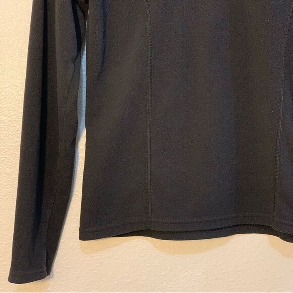 The North Face Quarter Zip Pullover Long Sleeve Mock Neck Athletic Top. - Picture 4 of 11